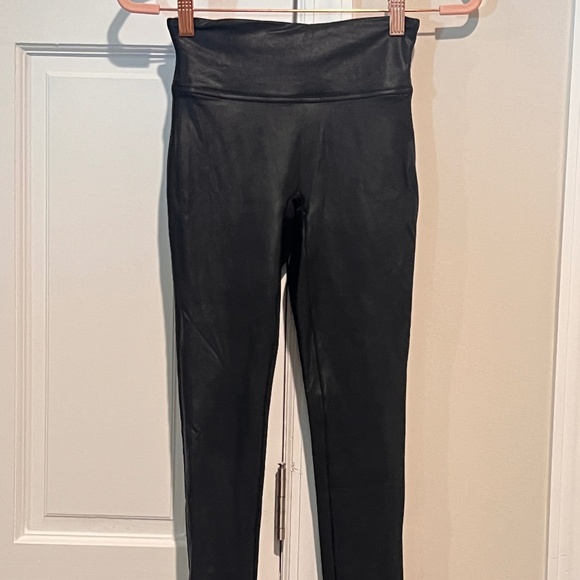 SPANX Women’s Faux Leather Leggings- Black/ Size X-Small Petite - Picture 5 of 5